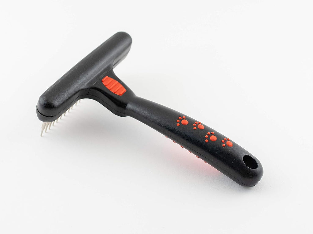 RYAN'S PET SUPPLIES Paw Brothers Magic Spring Undercoat Rake for Dogs, Professional Grade Grooming Tool, Stainless Steel Pins, Removes Tangles and Mats, Comfort Grip, 4.5 in.