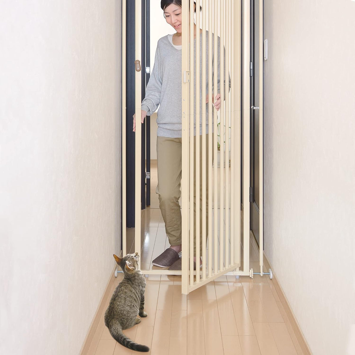 Richell USA - Cat Safety Gate (94951) (Beige)