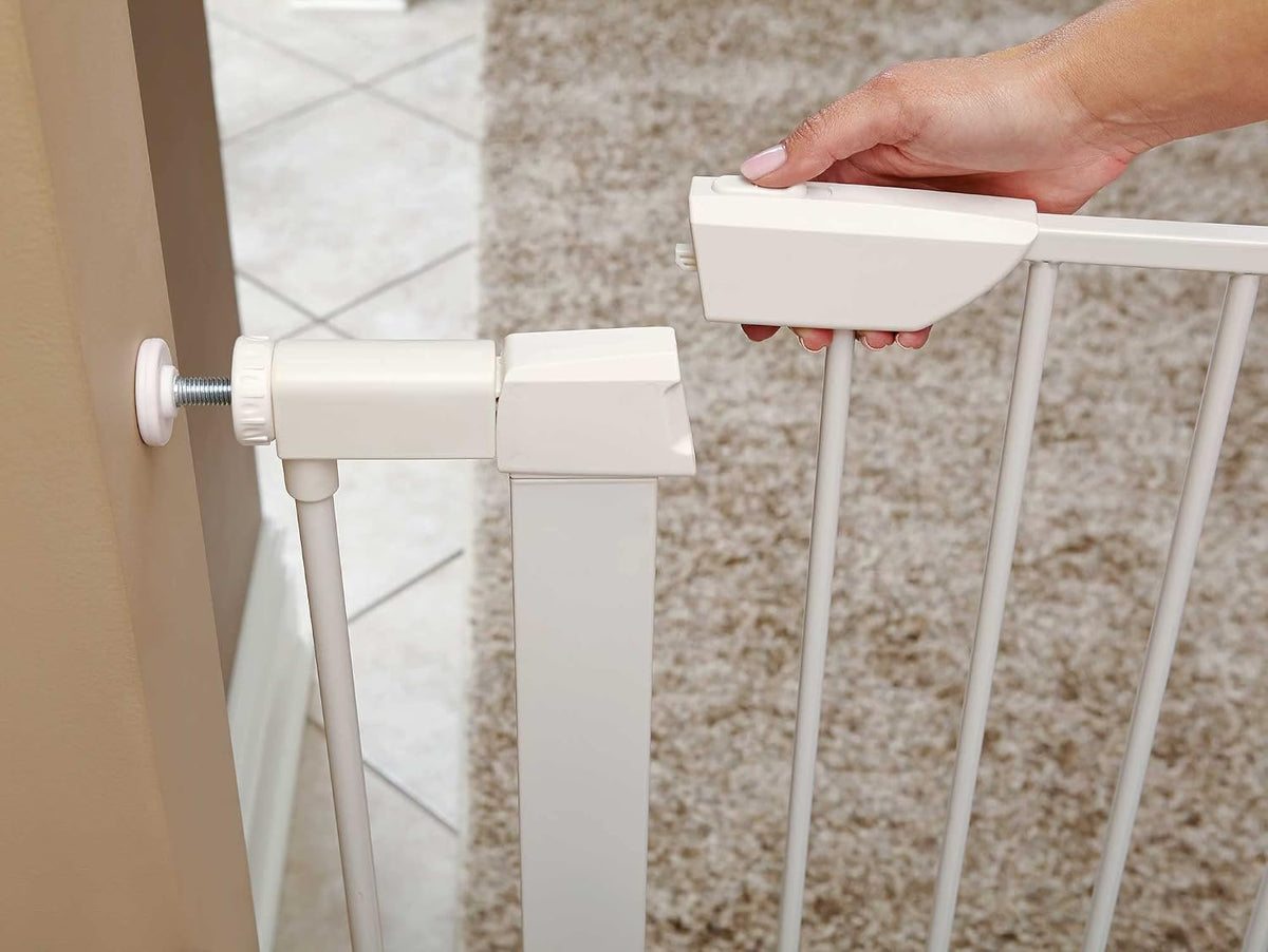 Midwest Homes 39-Inch Walk-Thru Steel Dog Gate, Expands to 38"