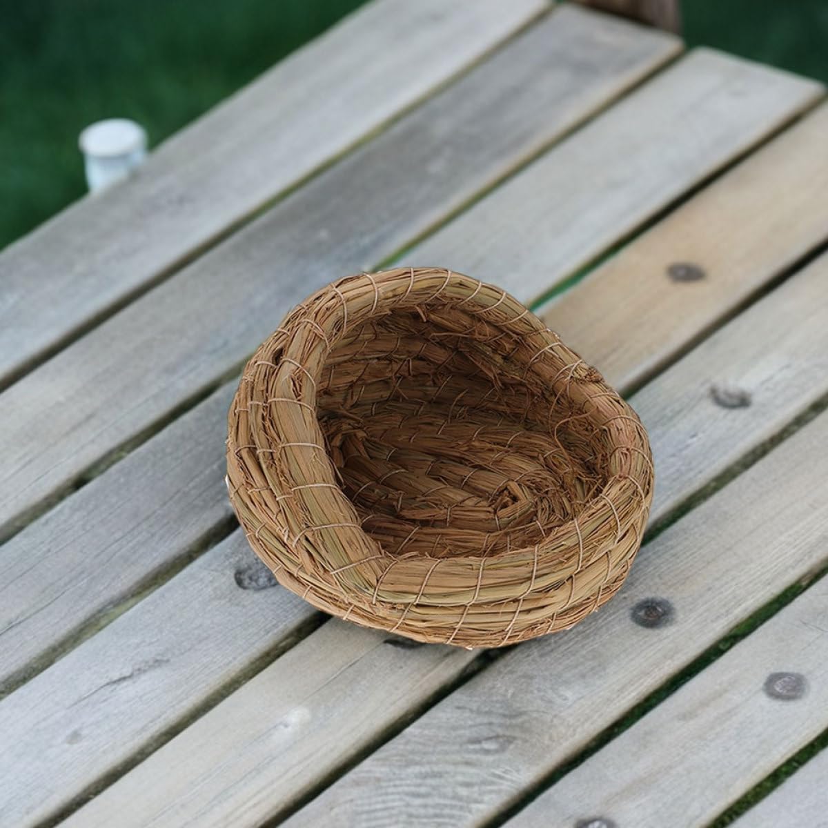 BESTonZON Woven Straw Chicken Coop Nest Handmade Bird Nest for Laying Eggs Bedding for Home Farming