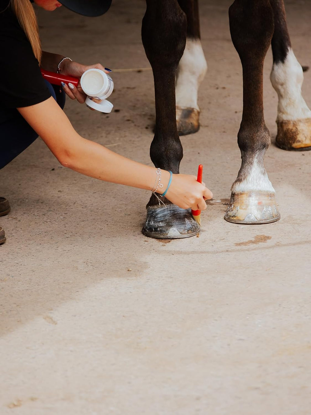 Hydrohoof Horse Hoof Moisturizer (7 fl Oz. / 200ml) | Hoof Conditioner and Barrier Cream | Moisture Balancing Balm | Nourish & Protect | Natural Hoof Moisture Regulation