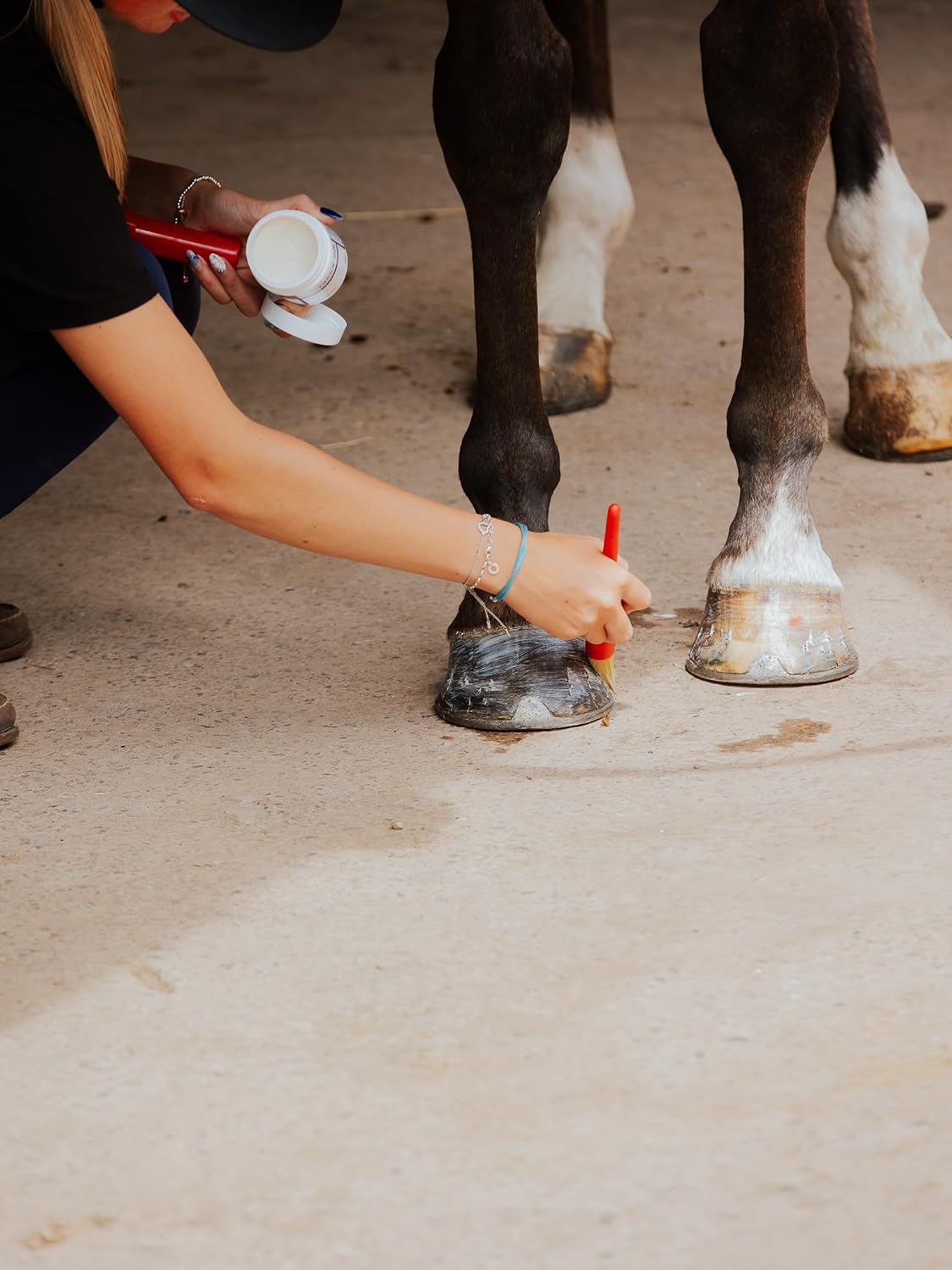 Hydrohoof Horse Hoof Moisturizer (7 fl Oz. / 200ml) | Hoof Conditioner and Barrier Cream | Moisture Balancing Balm | Nourish & Protect | Natural Hoof Moisture Regulation