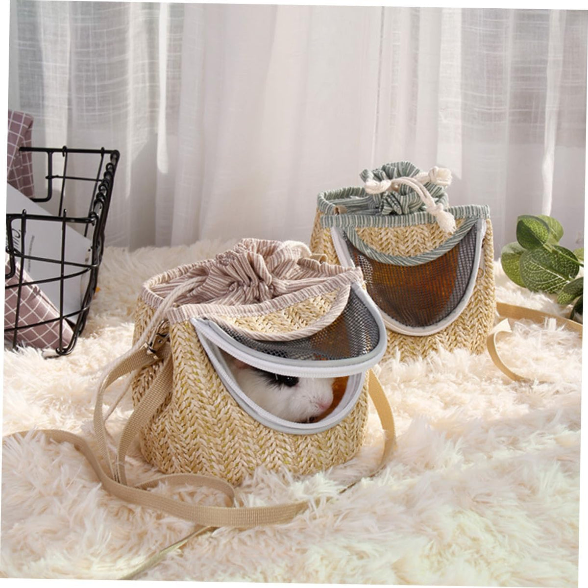 Hamster Carrier Bag Portable Small Animal Carrier with Ventilated Gauze Straw-Woven Appearance Travel Carry Bag for Outdoor Use 5.51 X 5.51 X 4.72 in