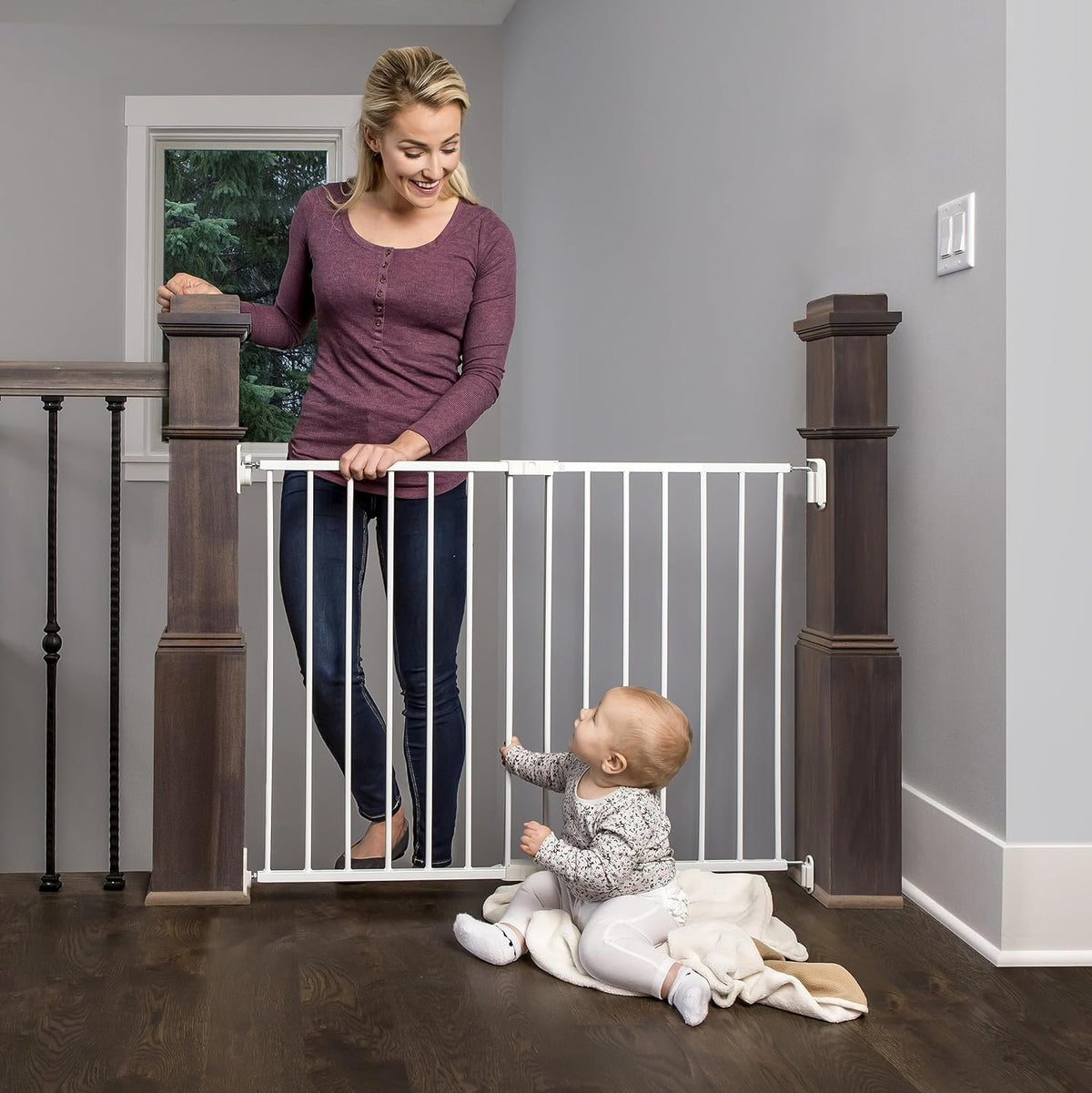 Regalo Safety 24"-40.5" Extra Wide Baby Gate for Top of Stairs & Doorways