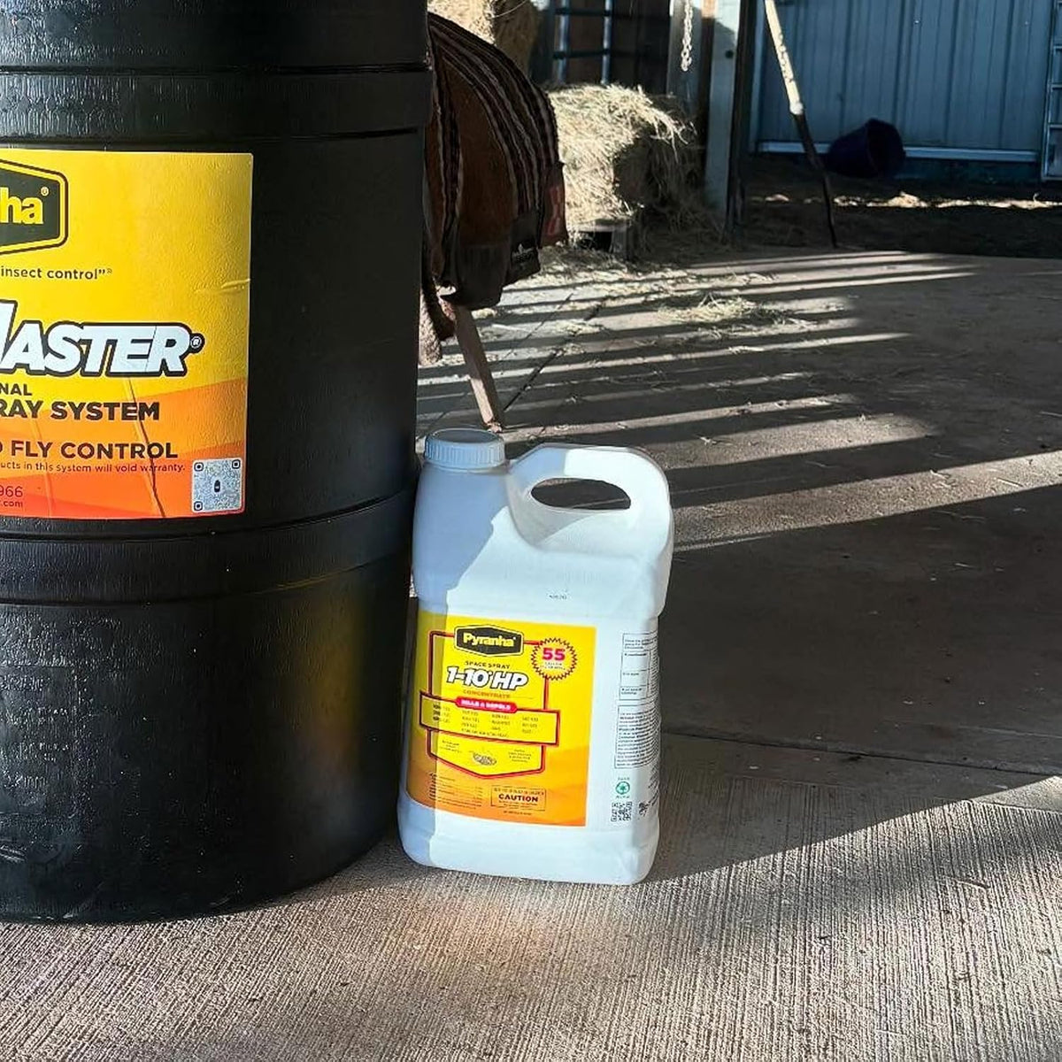PYRANHA 1-10 HP Concentrate Refill 2.5 Gallon for 55 Gal Automatic Spray Systems - Barn Indoor Fly Control | Repels Horn, Deer, Horse, Stable, & Face Flies, Midge