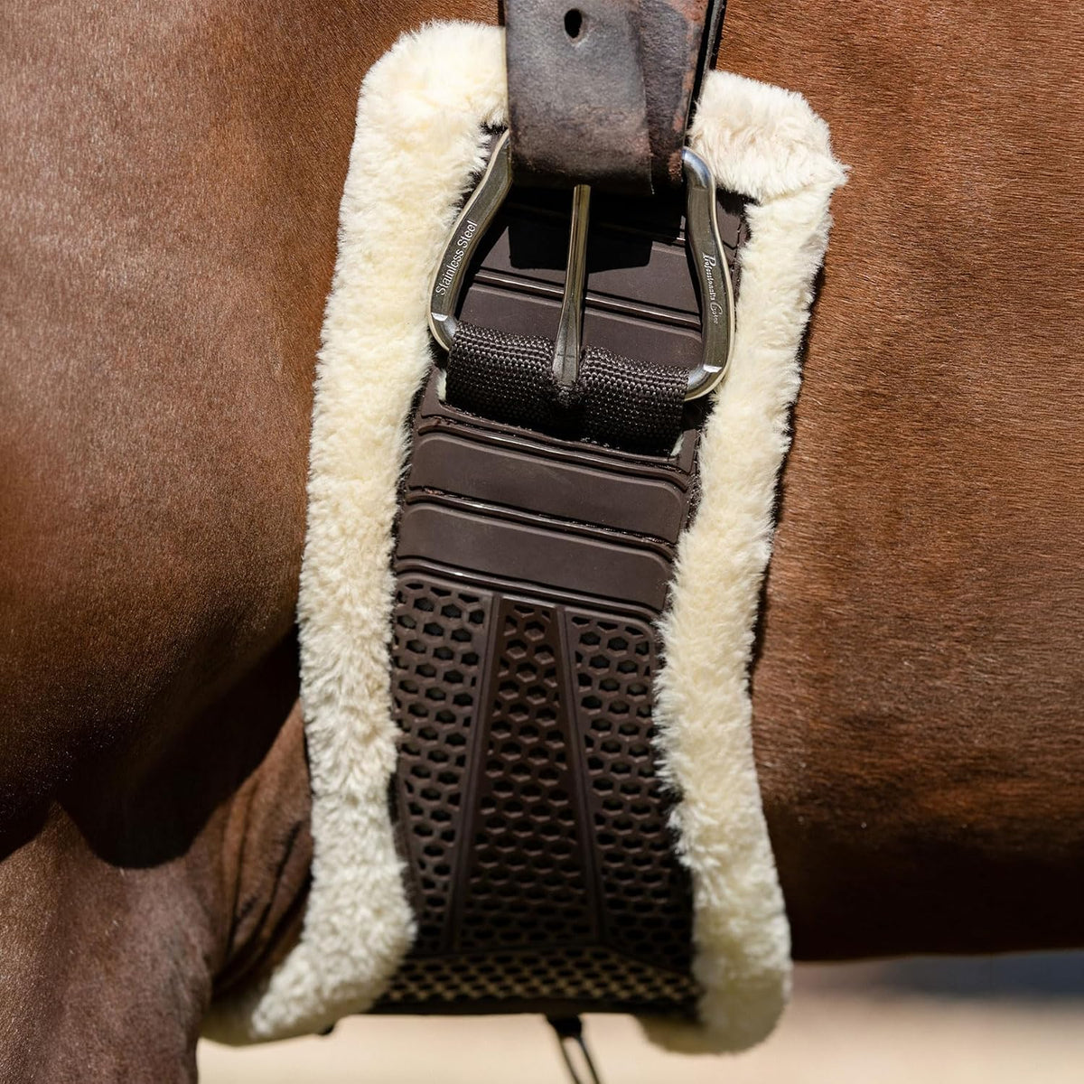 Professional's Choice Contoured VenTECH Cinch for Horses