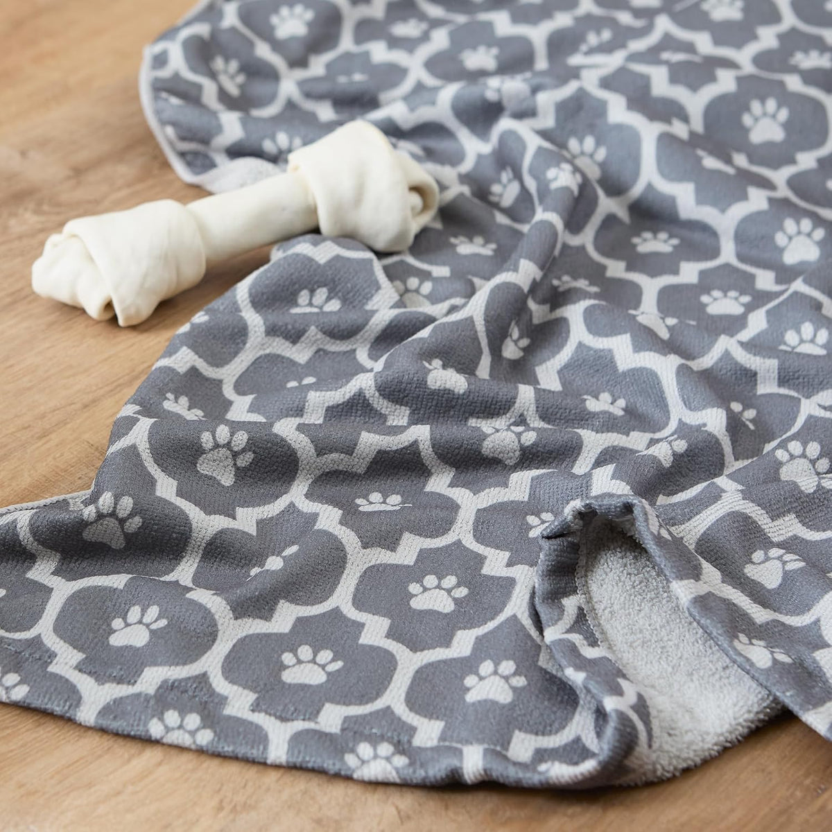 Bone Dry X-Large Microfiber Pet Towel, 44x27.5" Moroccan Print, Grey