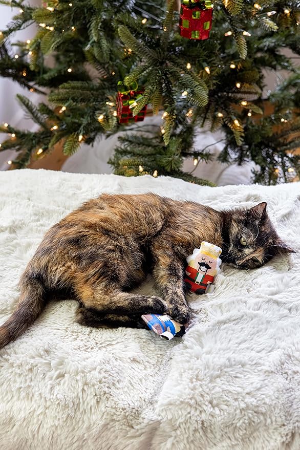 Pearhead Holiday Nutcrackers Cat Toy Set, Christmas Pet Owner Gift, Interactive - Image 9